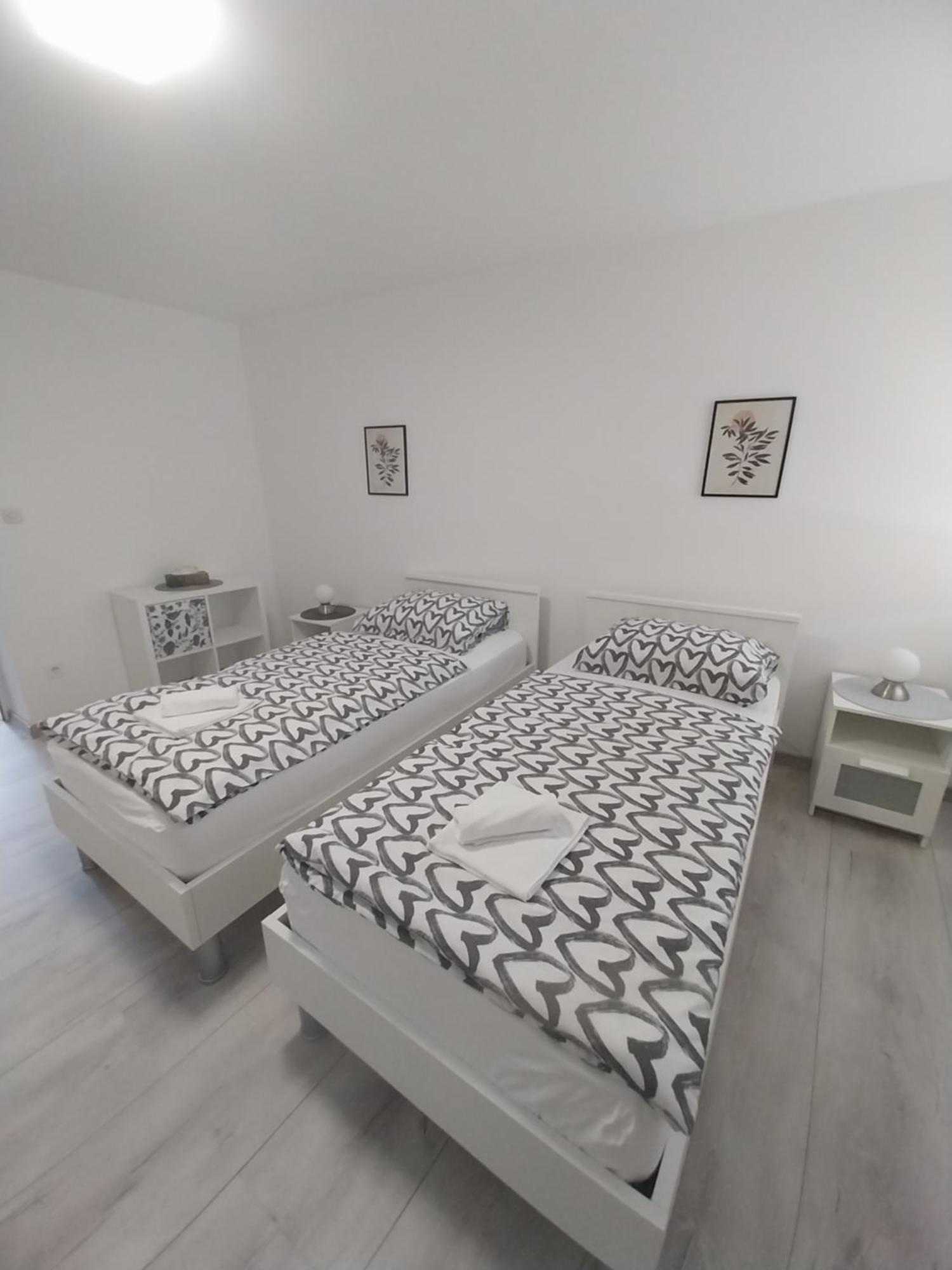 Apartman Bloom Apartment Osijek Bagian luar foto