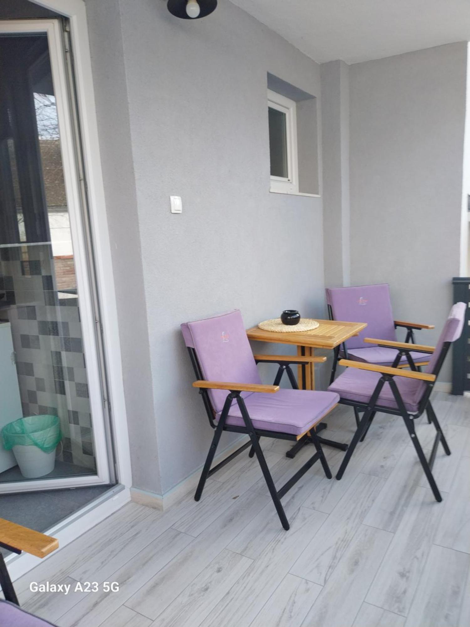 Apartman Bloom Apartment Osijek Bagian luar foto