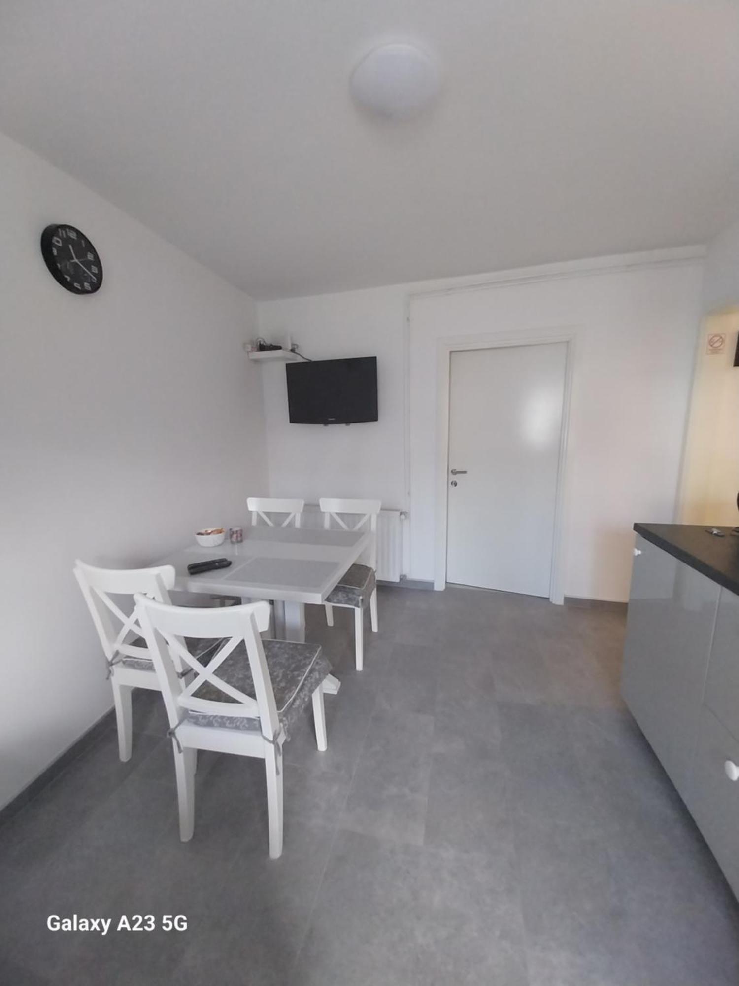 Apartman Bloom Apartment Osijek Bagian luar foto