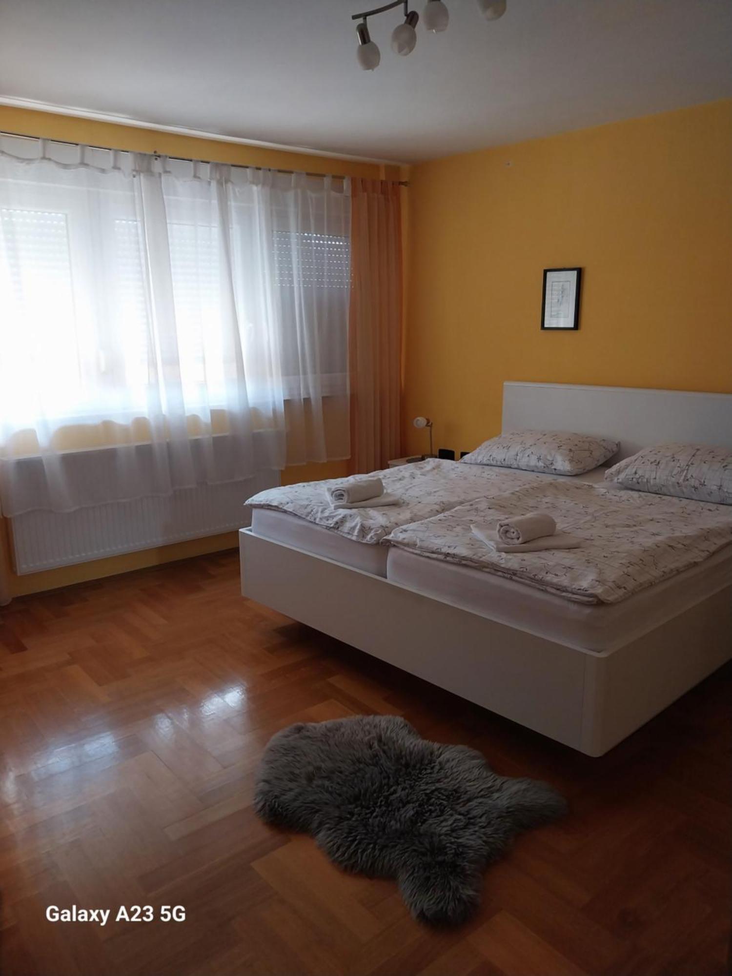 Apartman Bloom Apartment Osijek Bagian luar foto