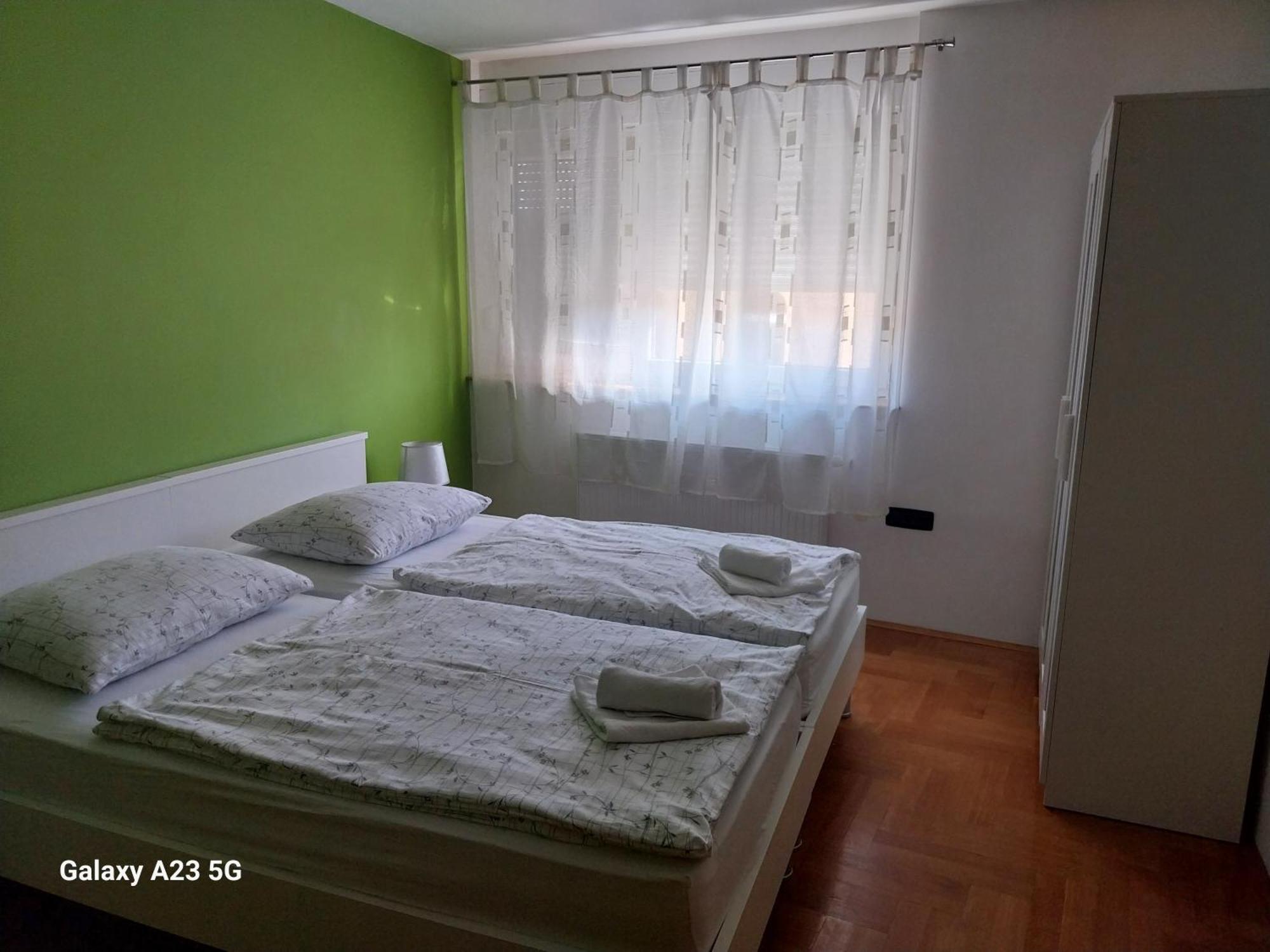 Apartman Bloom Apartment Osijek Bagian luar foto