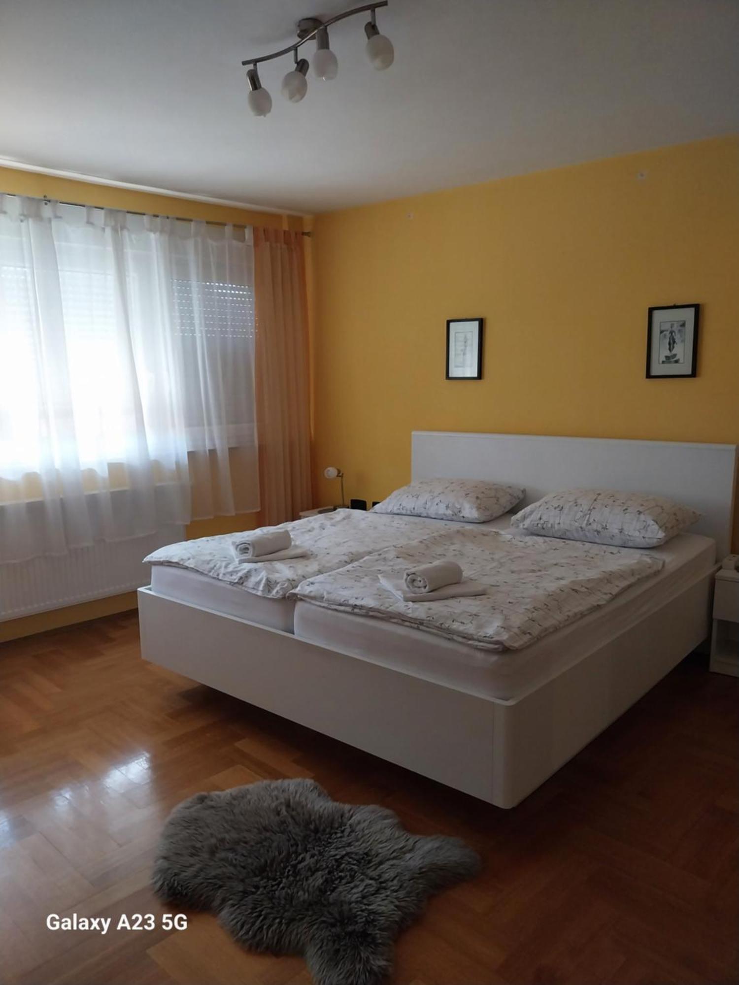 Apartman Bloom Apartment Osijek Bagian luar foto