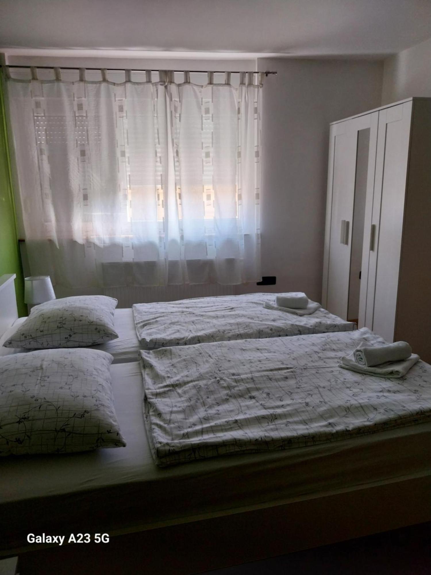 Apartman Bloom Apartment Osijek Bagian luar foto